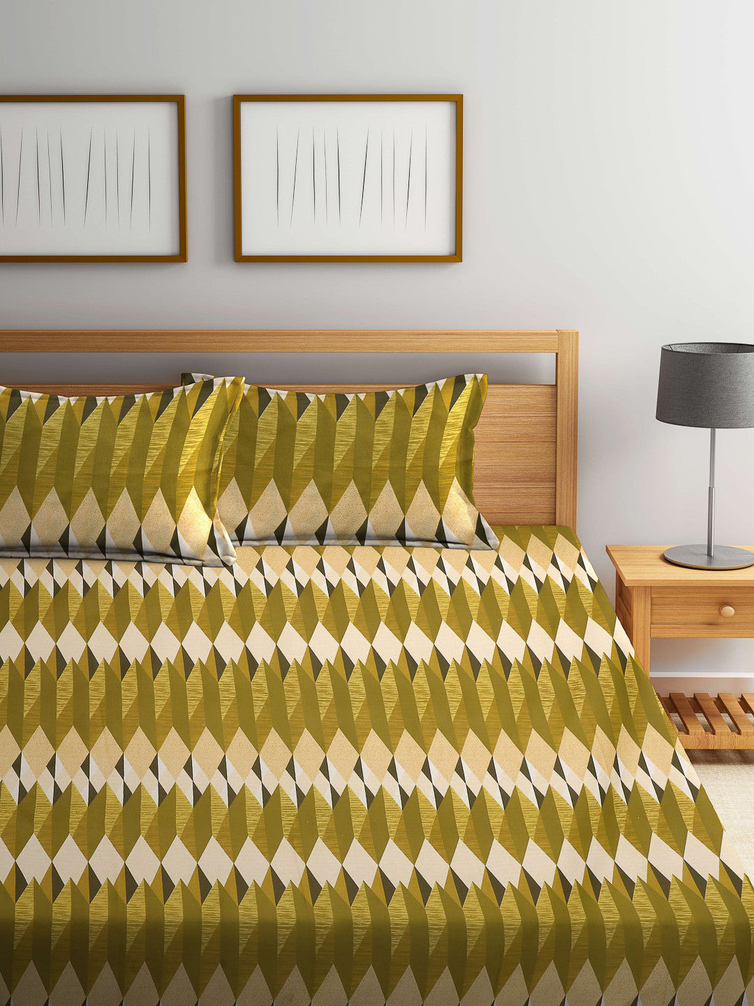 Green geometric cotton queen bedsheet, green & beige